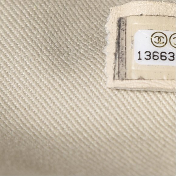 Authentic CHANEL Glazed Goatskin Double Contrast Stitch Large Tote Brown - Picture 7 of 13